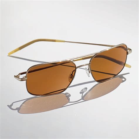 Oliver Peoples Victory .